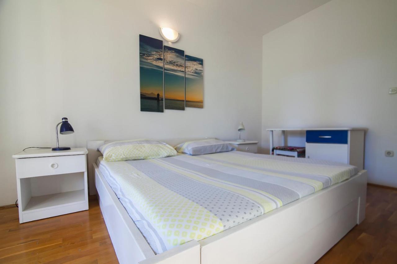 Apartments Radic Bol Exterior photo